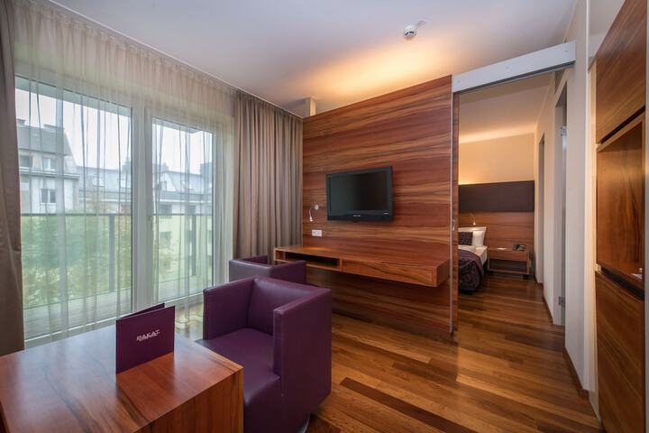 Room 64 of 109
