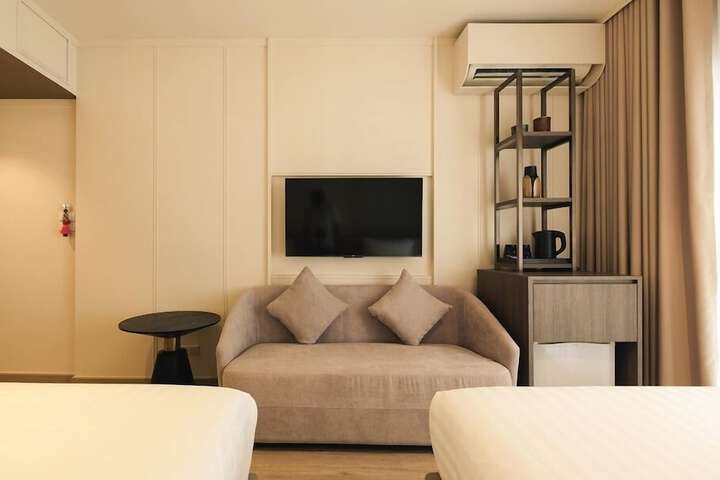 Room 33 of 73