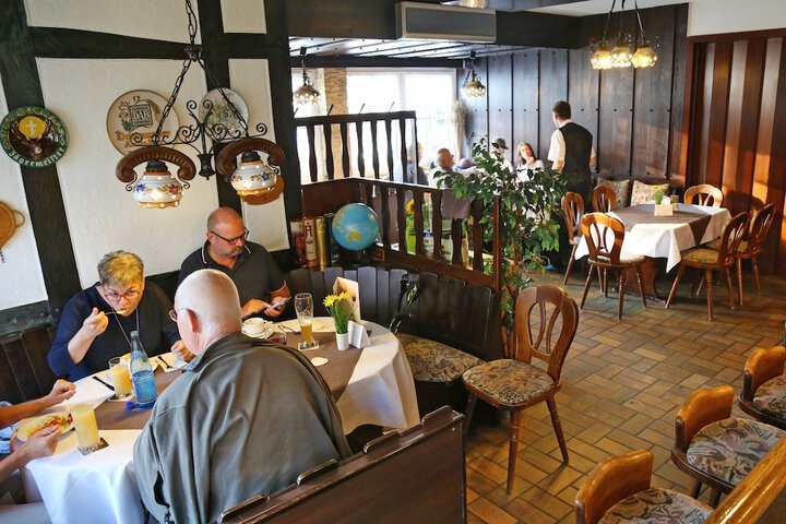 Breakfast/Coffee Service 22 of 34