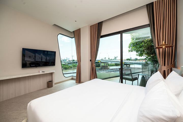 Room 20 of 77