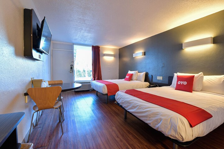 2 Queen Beds (8 of 13)