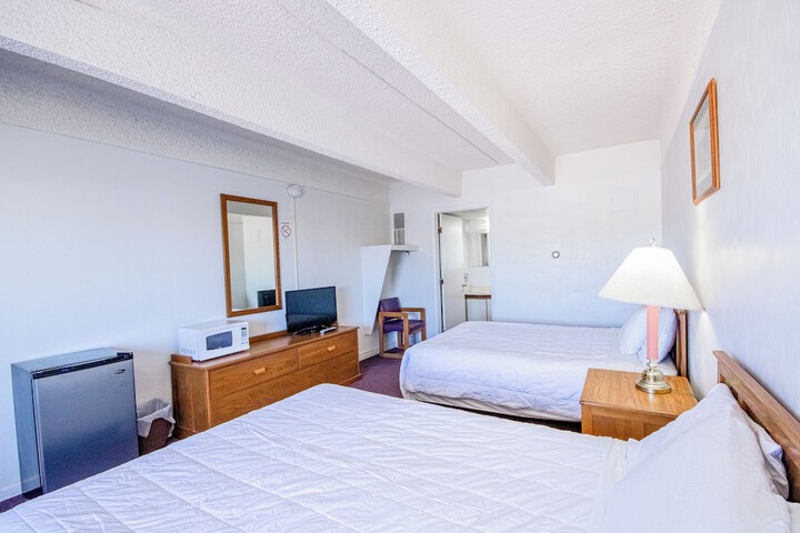 Room 15 of 34