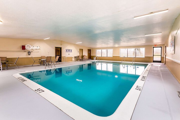 Pool 51 of 58