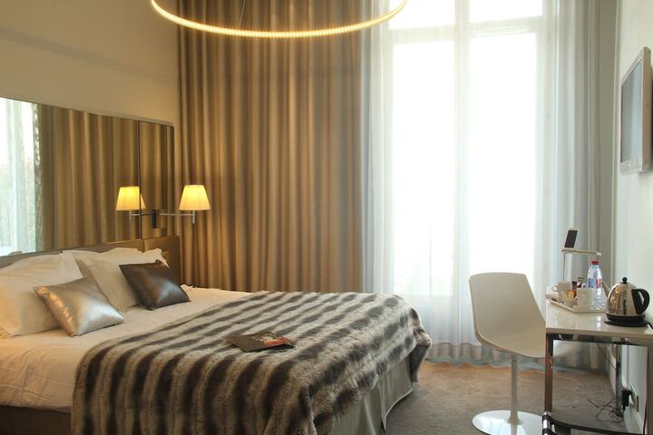 Room 5 of 40