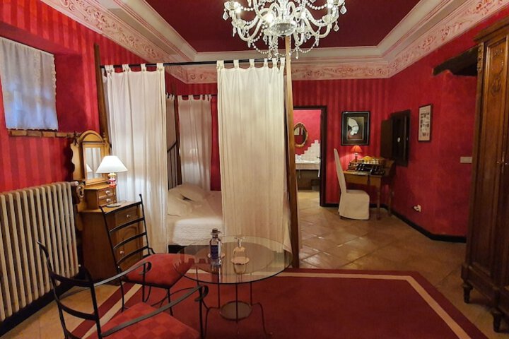 Room 30 of 64