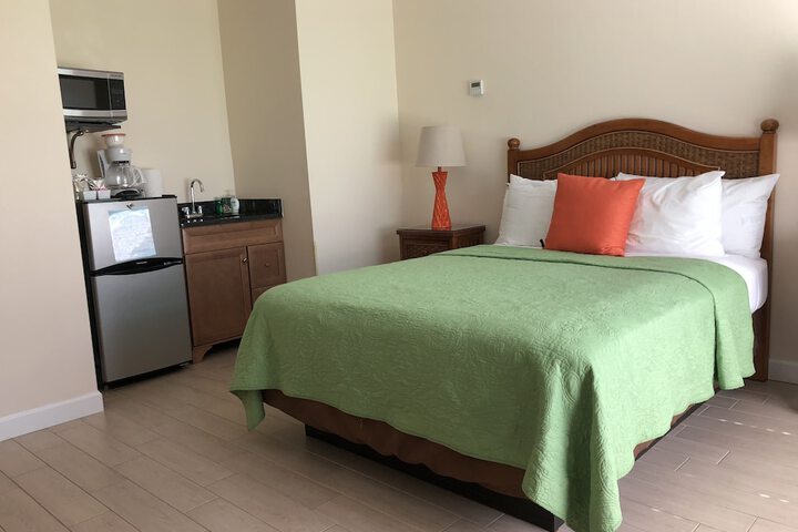 Room 10 of 115