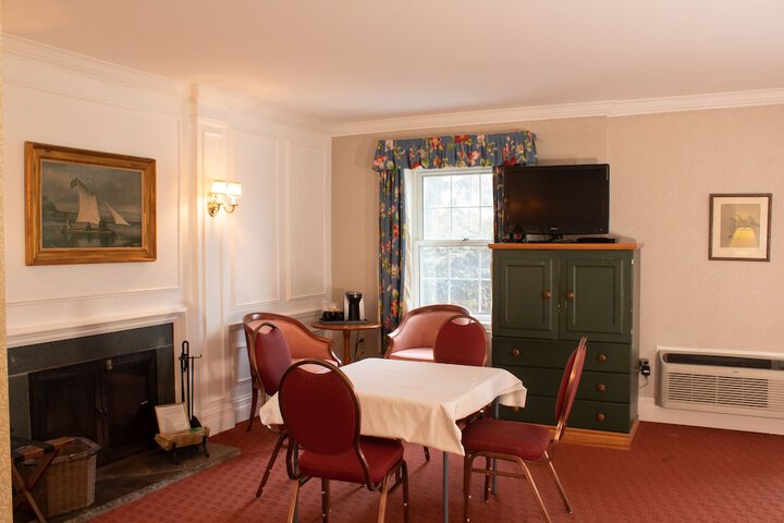 Room 15 of 62