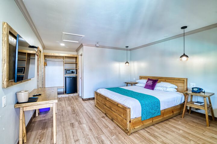 Standard | King Bed (16 of 17)