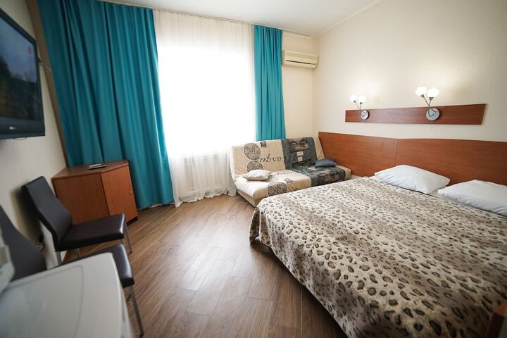 Room 32 of 53