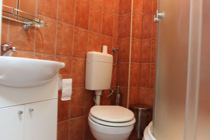 Room 34 of 58