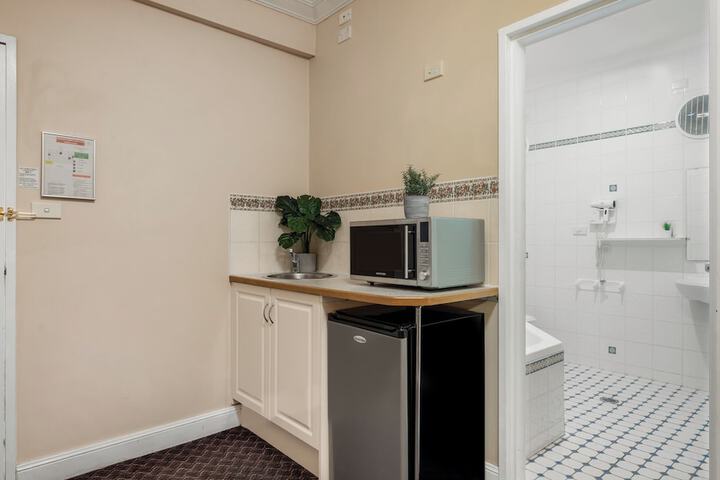 Room 8 of 20
