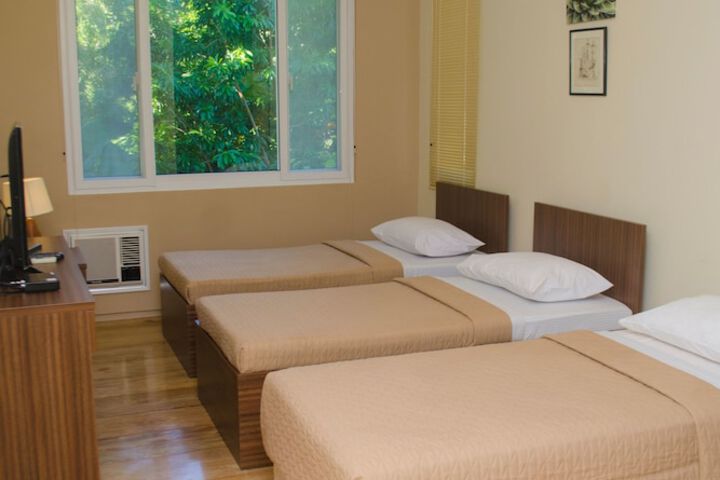Room 18 of 100