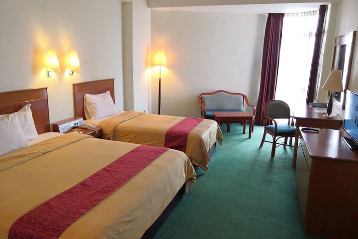 Room 6 of 40