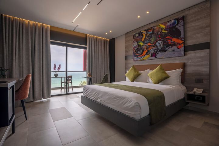 Room 5 of 38