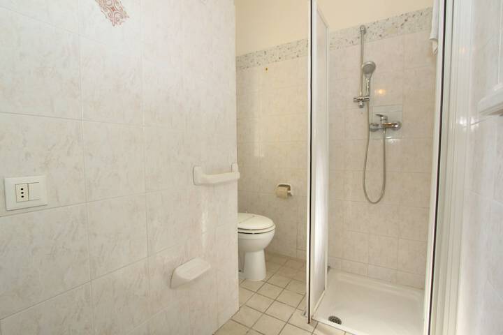 Room 17 of 21