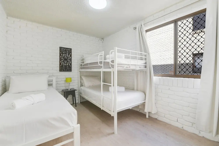 Room 2 of 9