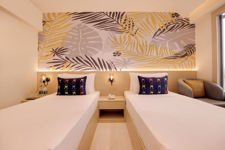 Room 15 of 48