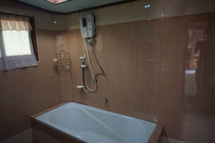 Room 34 of 38