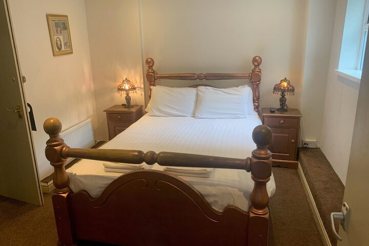 Room 7 of 38