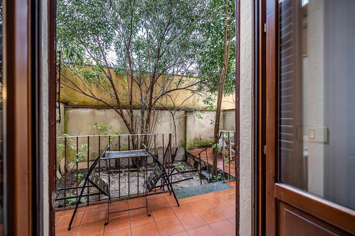 Terrace/Patio 19 of 27