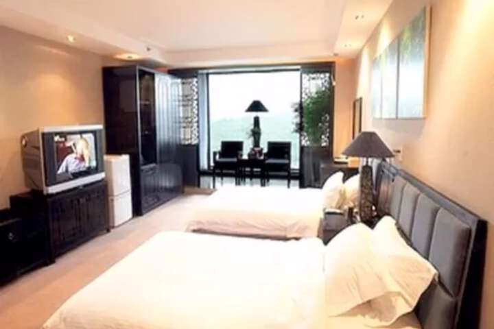 Room 11 of 65