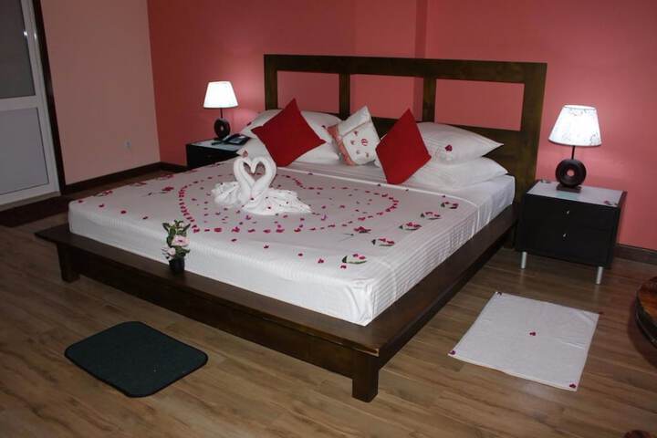 Room 15 of 34