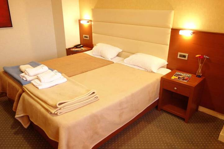 Room 7 of 36
