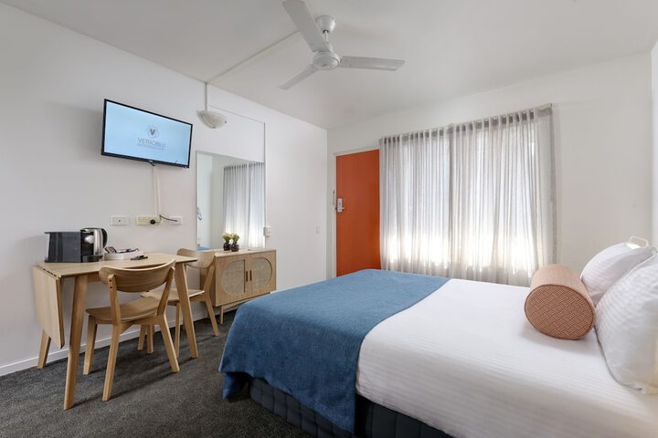 Room 8 of 27