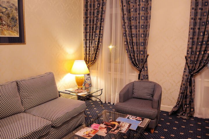 Room 22 of 94