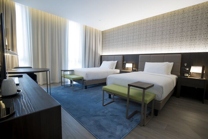 Room 5 of 46