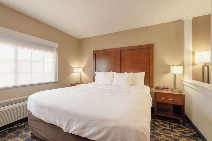 Room 80 of 132