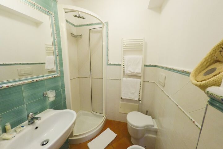 Room 8 of 44