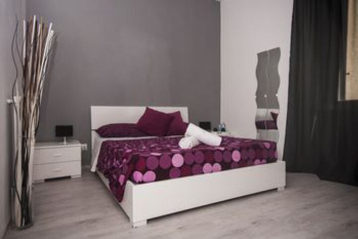 Room 8 of 17