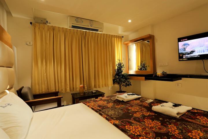 Room 25 of 33