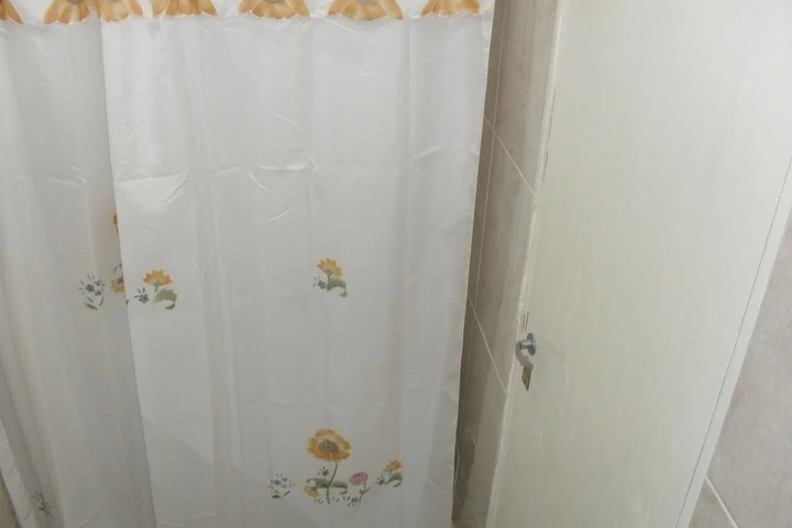 Room 9 of 11