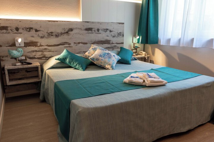 Room 6 of 22