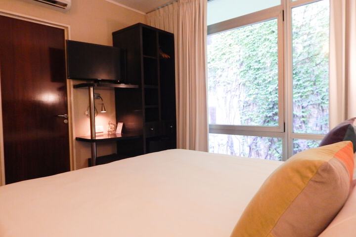Room 7 of 28