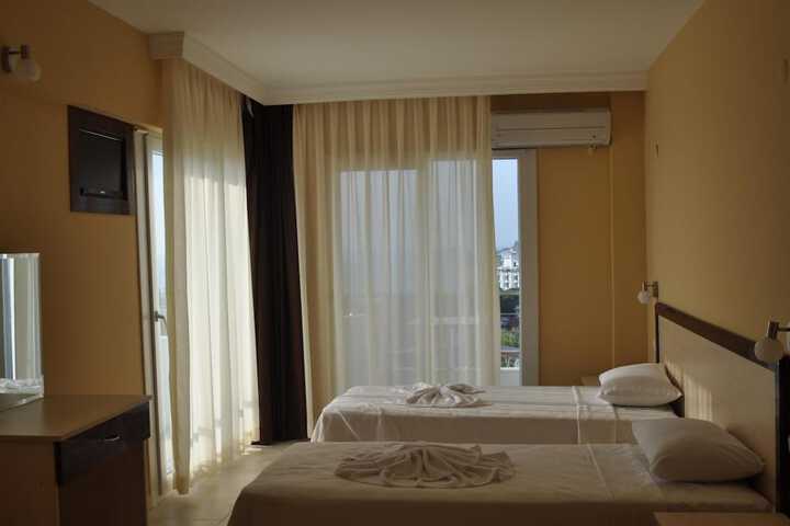 Room 6 of 34