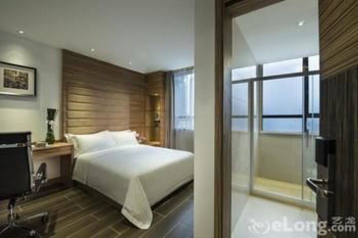 Room 14 of 69