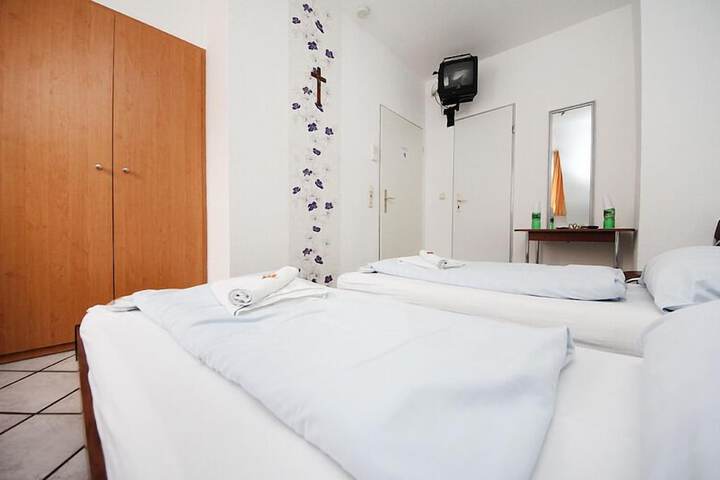 Room 14 of 52