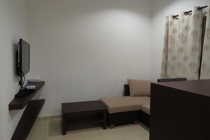 Room 11 of 25