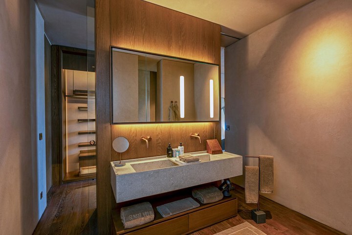 Room 217 of 429