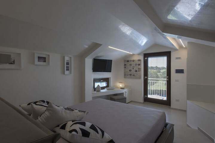 Room 47 of 95