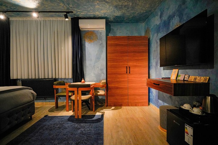 Room 144 of 244