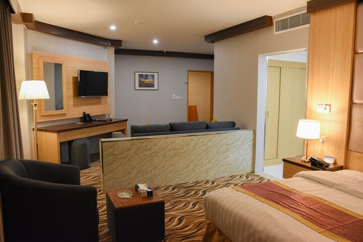 Room 25 of 60