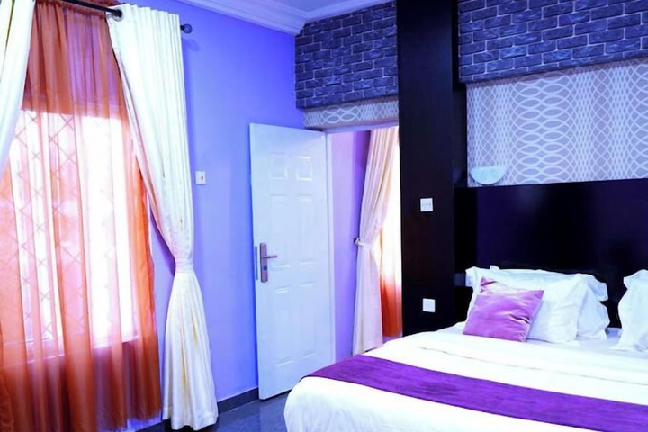 Room 8 of 31