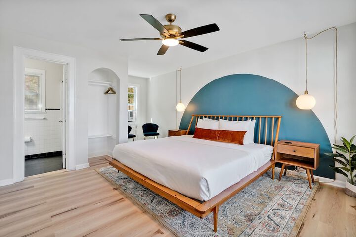 Room 4 of 63