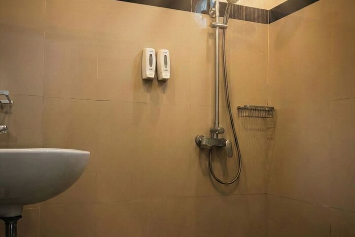 Room 13 of 22
