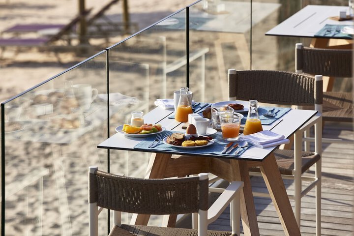 Breakfast/Coffee Service 76 of 113