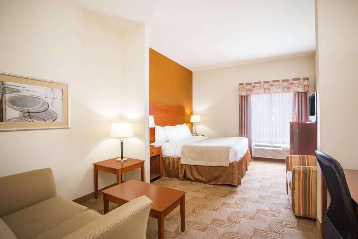 1 King Bed (3 of 13)